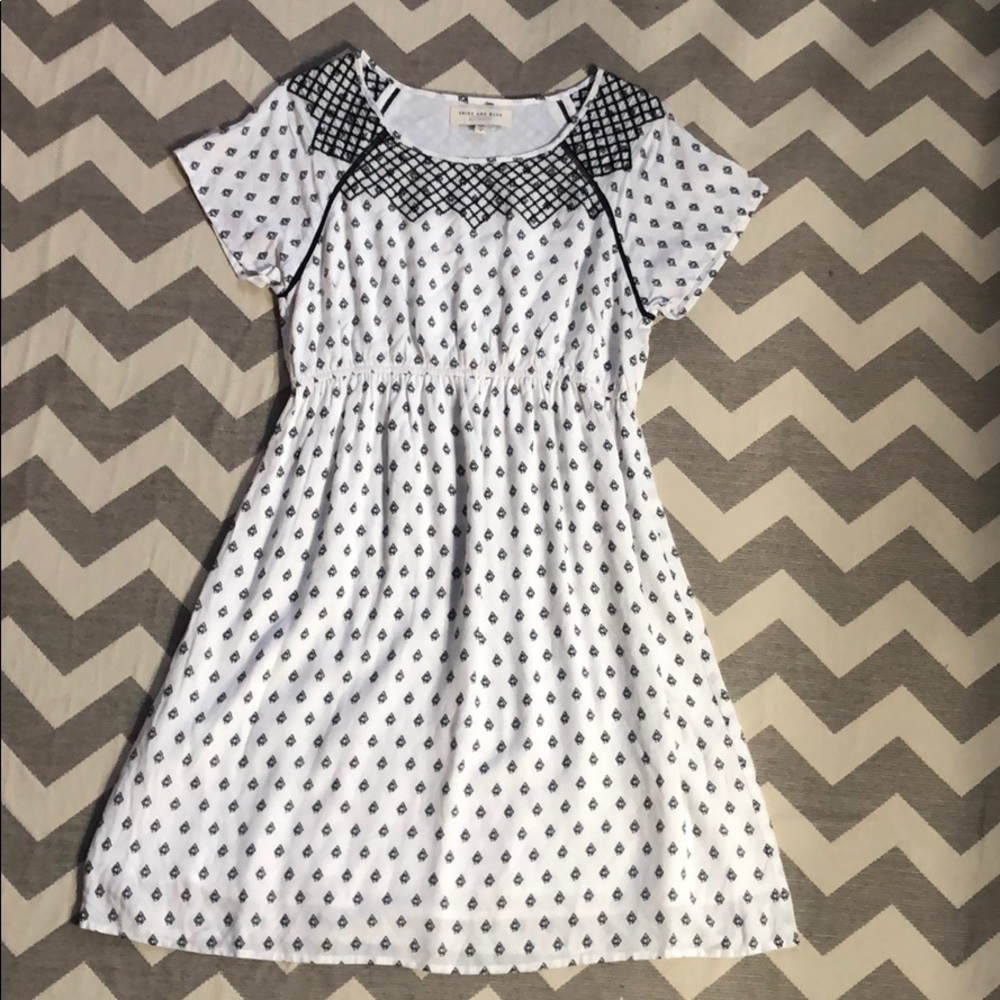 Skies are Blue brand dress size med.
